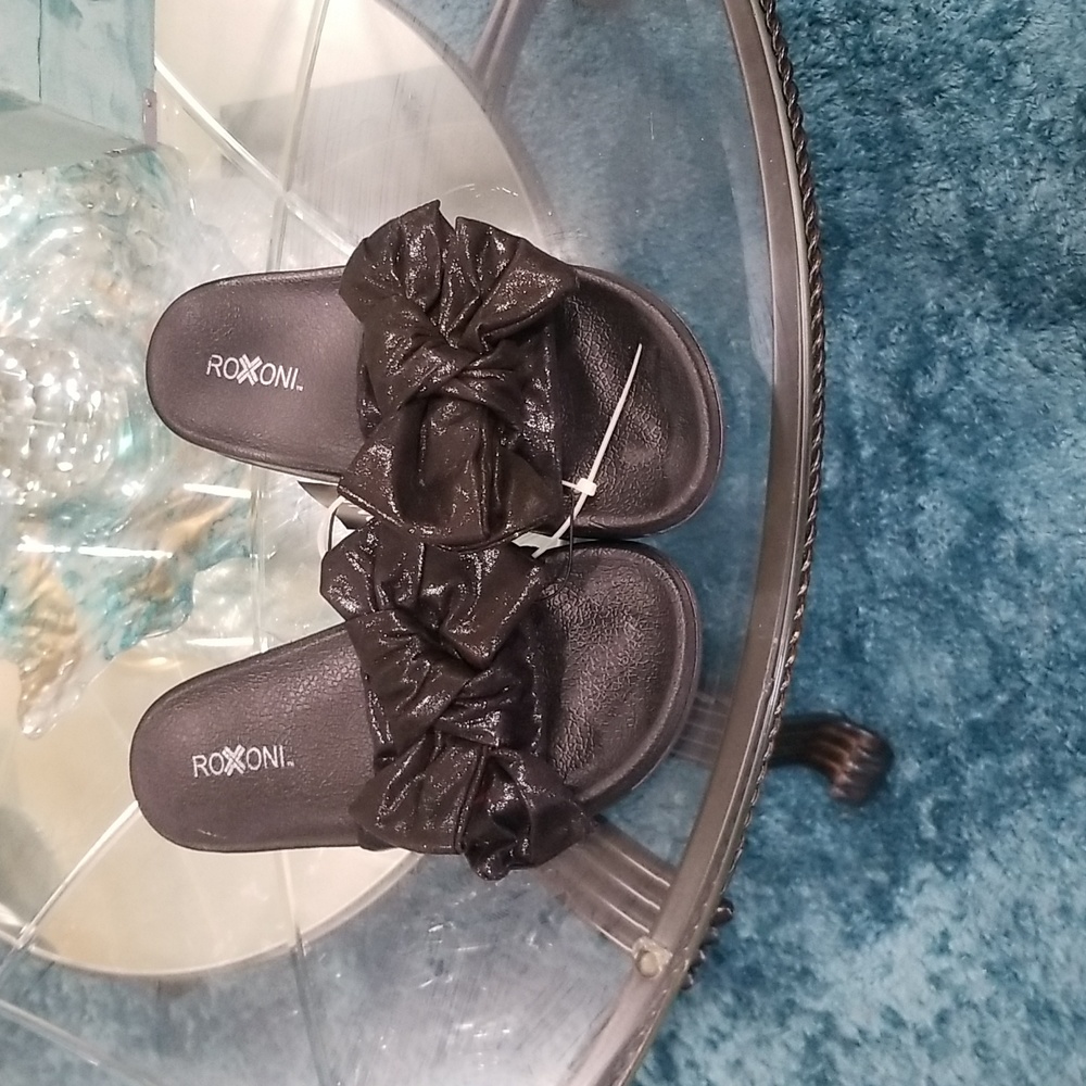 Black shimmer big bow slippers